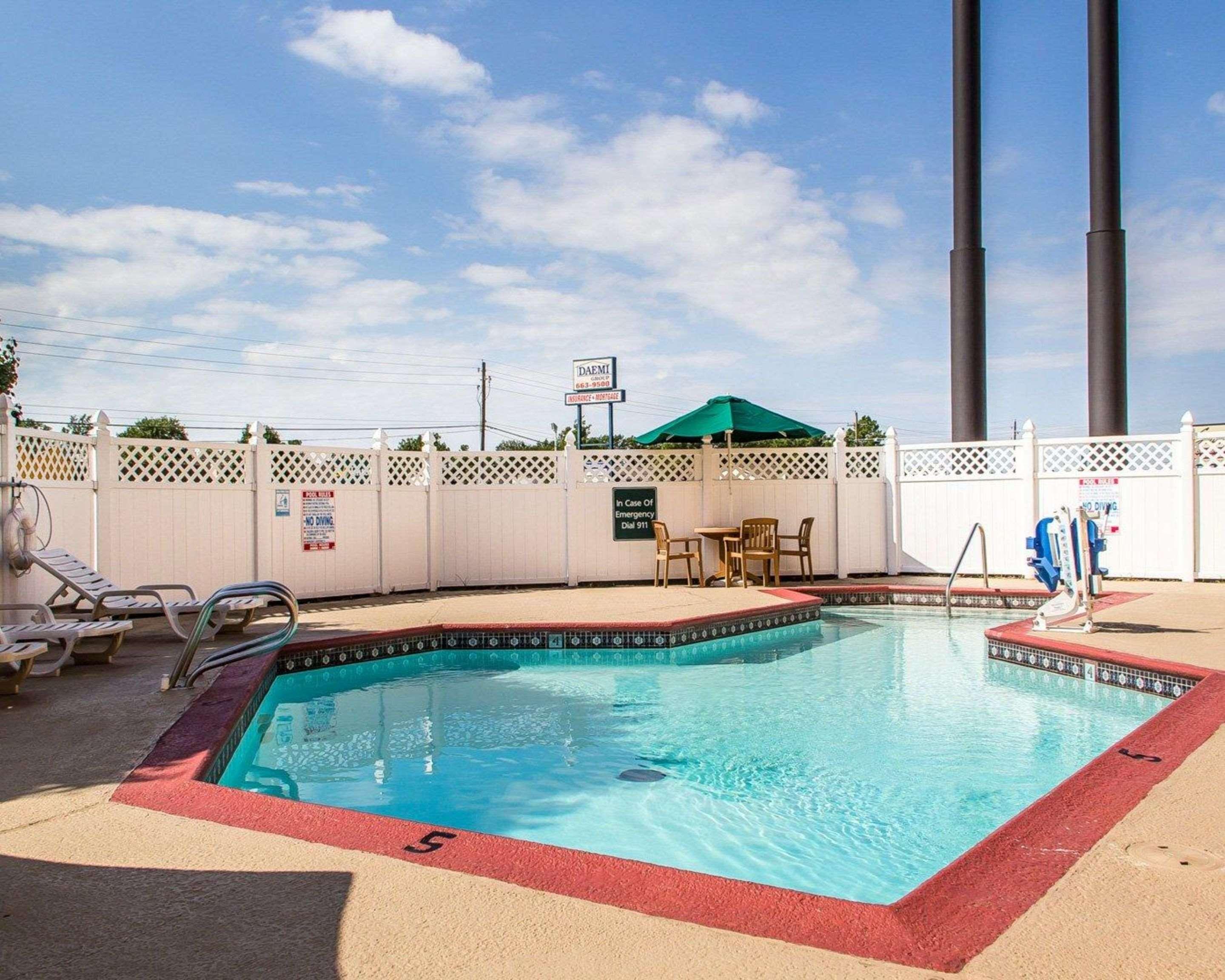 Quality Inn Tulsa Central Extérieur photo