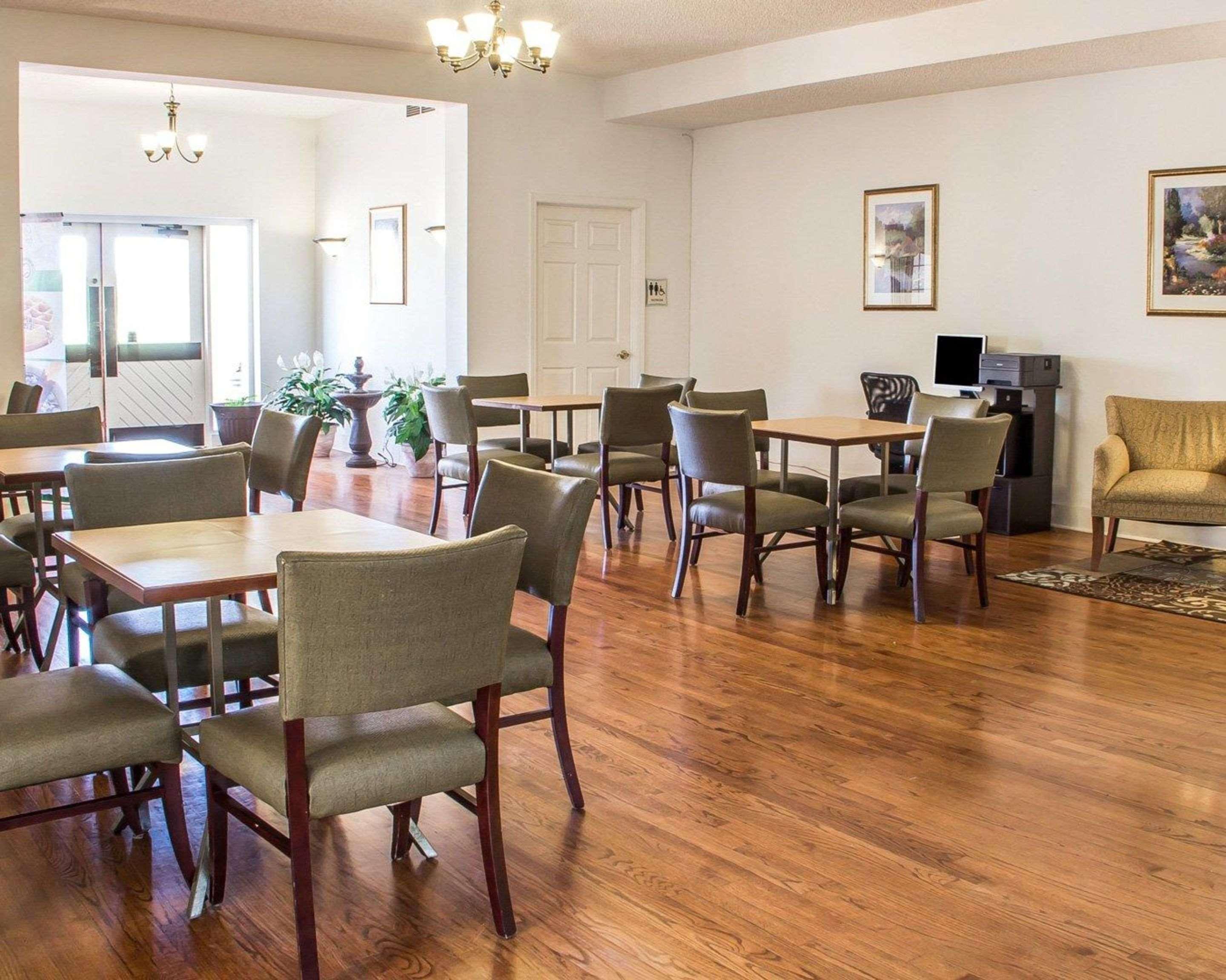 Quality Inn Tulsa Central Extérieur photo