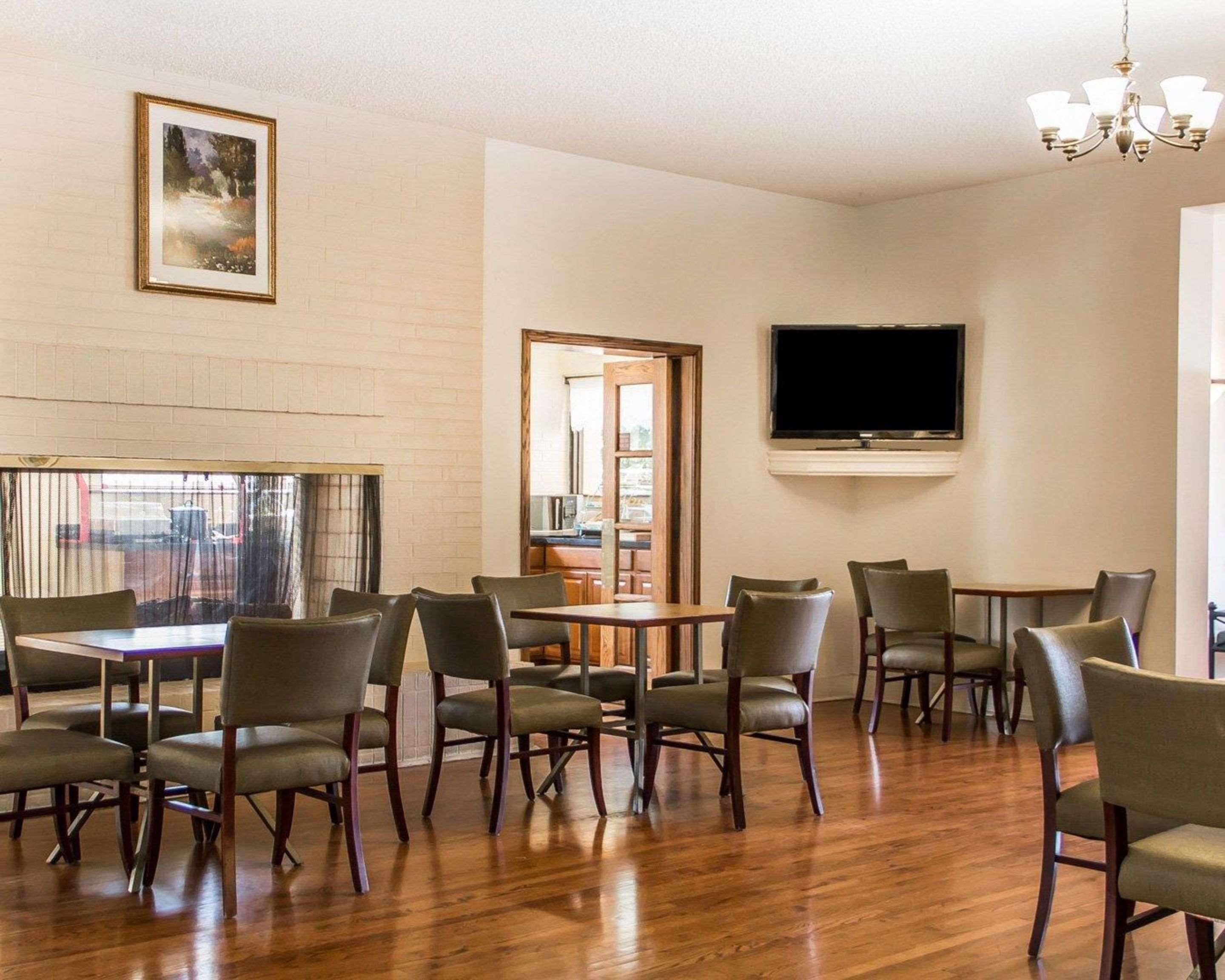 Quality Inn Tulsa Central Extérieur photo