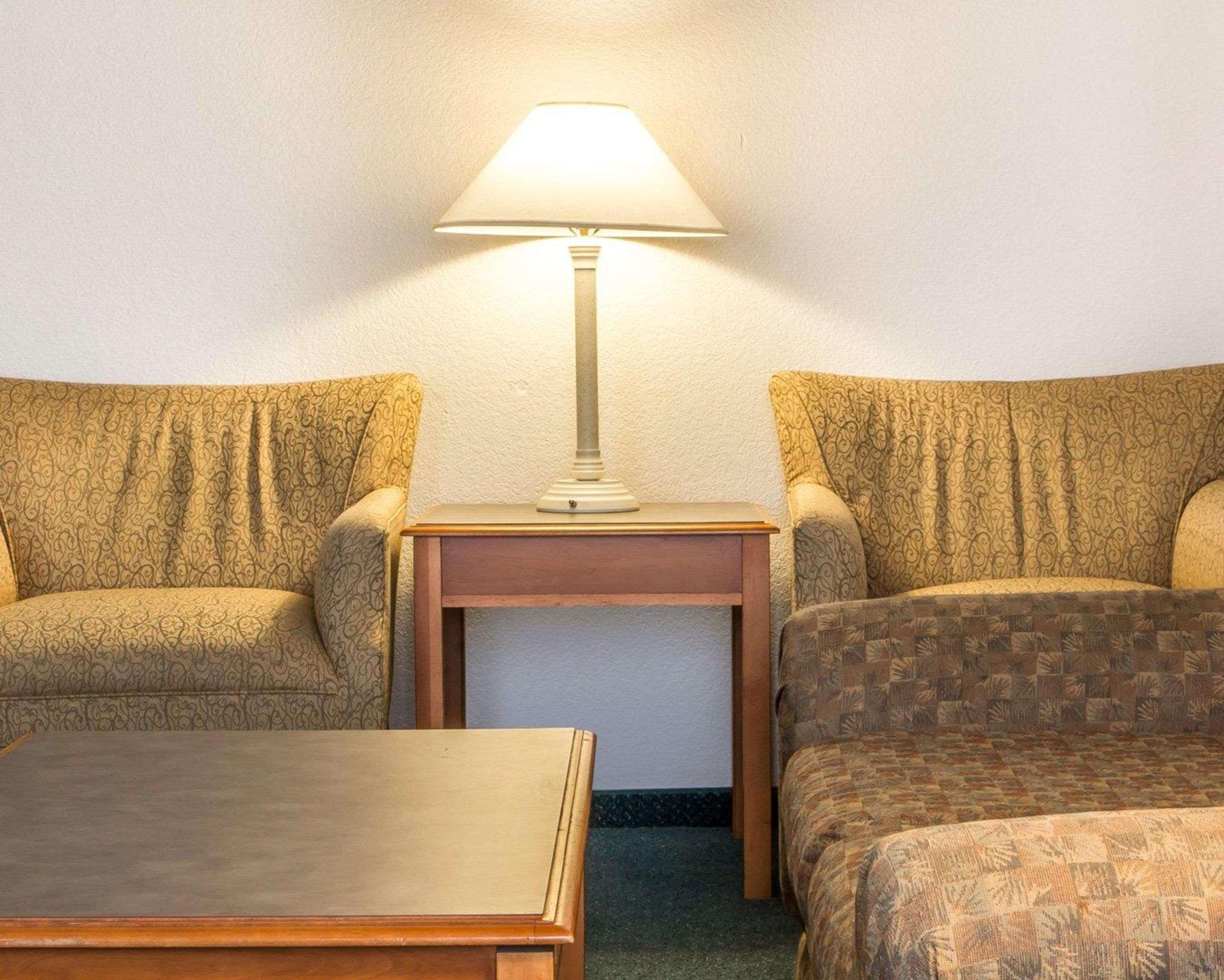 Quality Inn Tulsa Central Extérieur photo