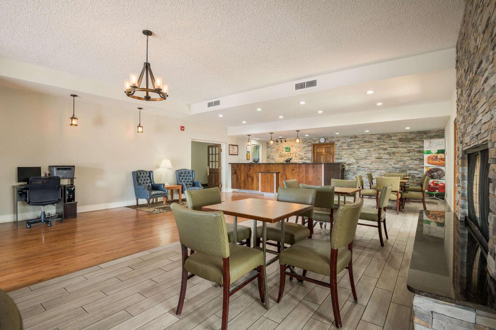 Quality Inn Tulsa Central Extérieur photo