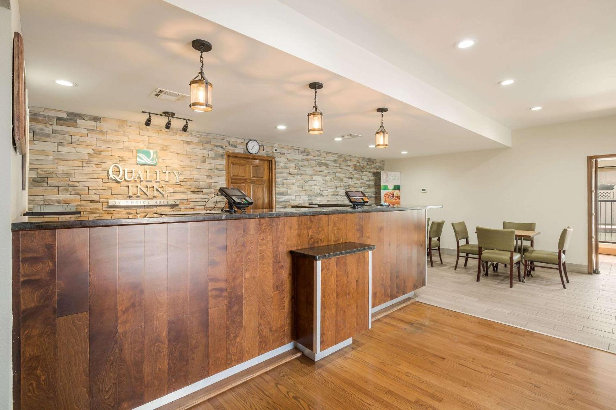 Quality Inn Tulsa Central Extérieur photo