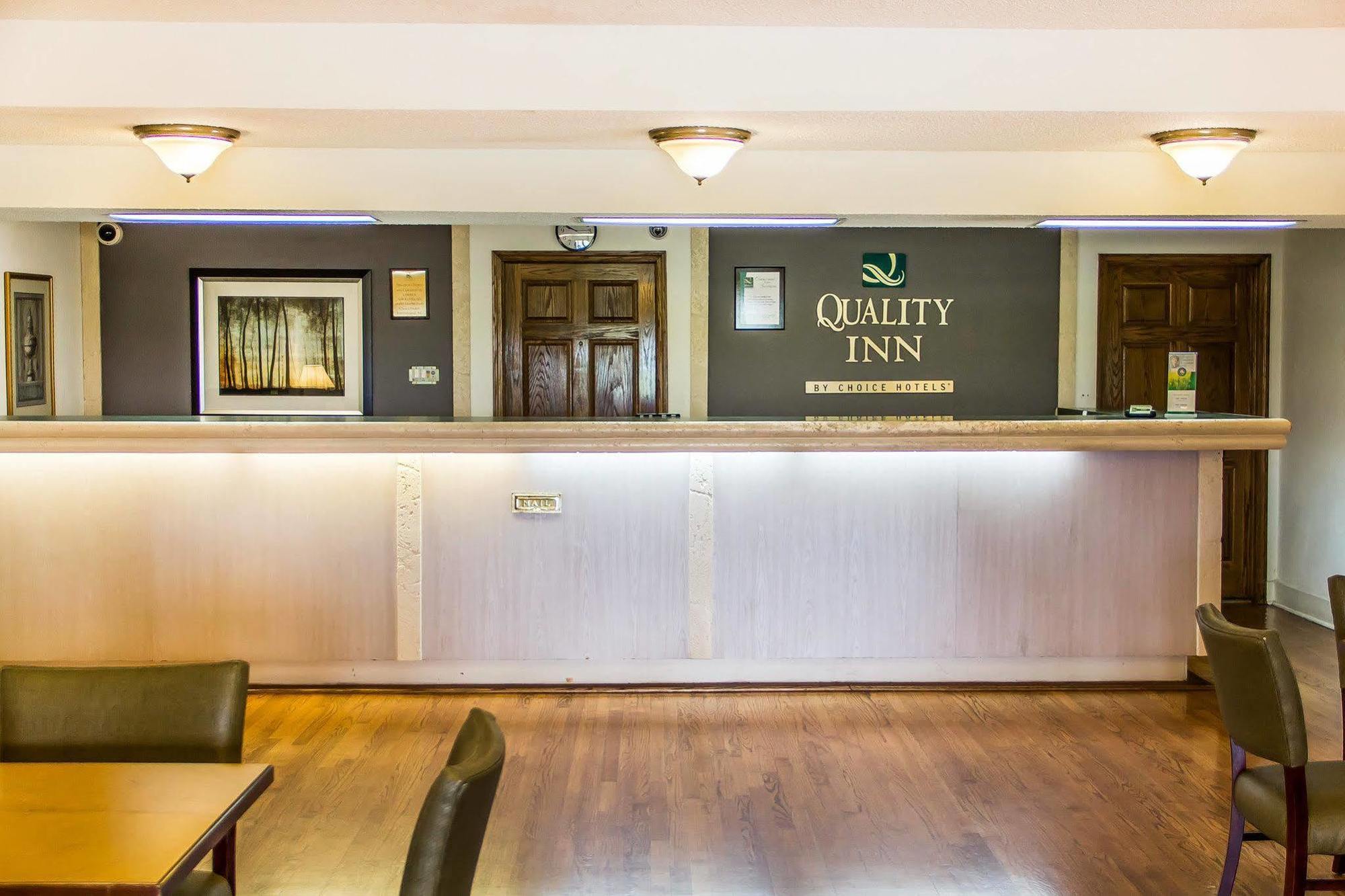 Quality Inn Tulsa Central Extérieur photo